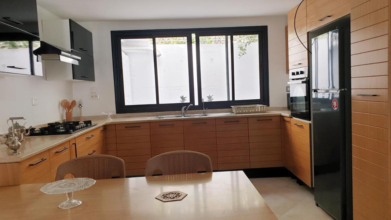 Maison Plain-Pied Avec Piscine Chauffee Tunis Exterior photo